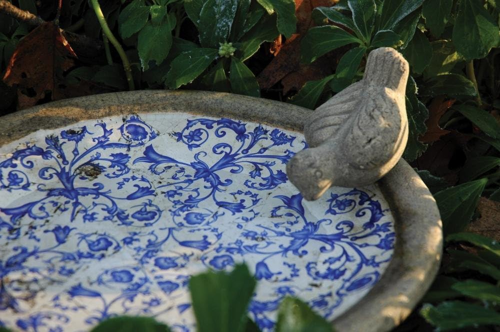 Esschert Design Aged ceramic bird bath Blue/White