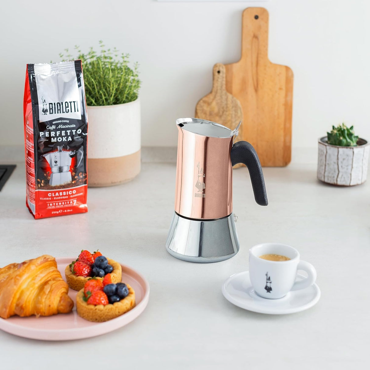 Bialetti - New Venus Induction, Stovetop Coffee Maker, Suitable for all Types of Hobs, 18/10 Steel, 4 Cups (5.7 Oz), Aluminum, Copper